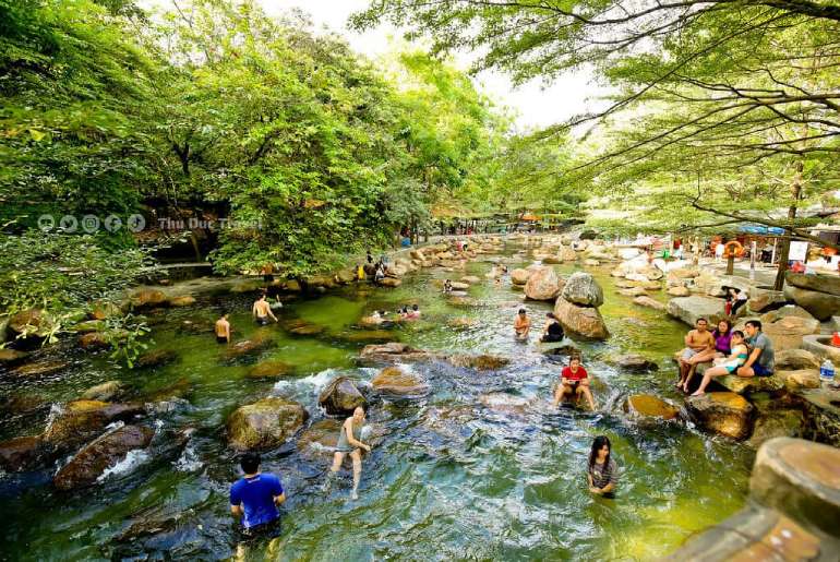 Thời Điểm Thích Hợp Khi Đi Du Lịch Bình Dương