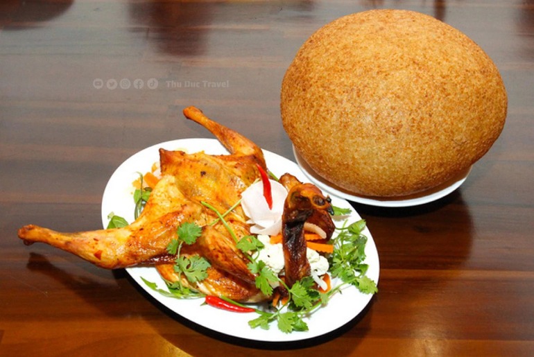Nét Độc Đáo Của Món Gà Quay Xôi Phồng