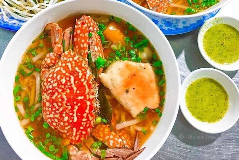 Bánh Canh Ghẹ Chả - Hương Vị Biển Cả Kiên Giang