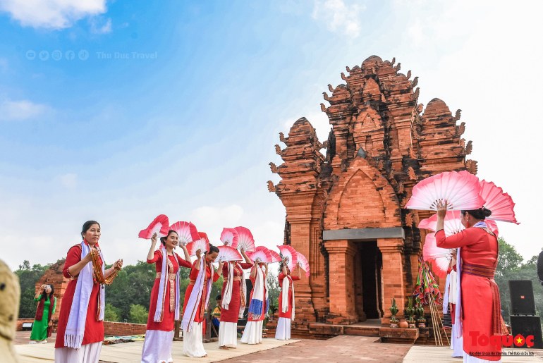 Lễ Hội Katê Bình Thuận – Hòa Mình Trong Không Gian Văn Hóa Chăm