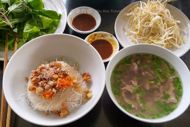 Phở Khô “Hai Tô” – Nét Độc Đáo Của Ẩm Thực Gia Lai