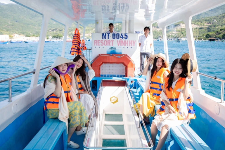 Tour Bình Hưng - Ninh Chữ - Hang Rái - Biển Cổ Thạch 2 ngày 2 đêm